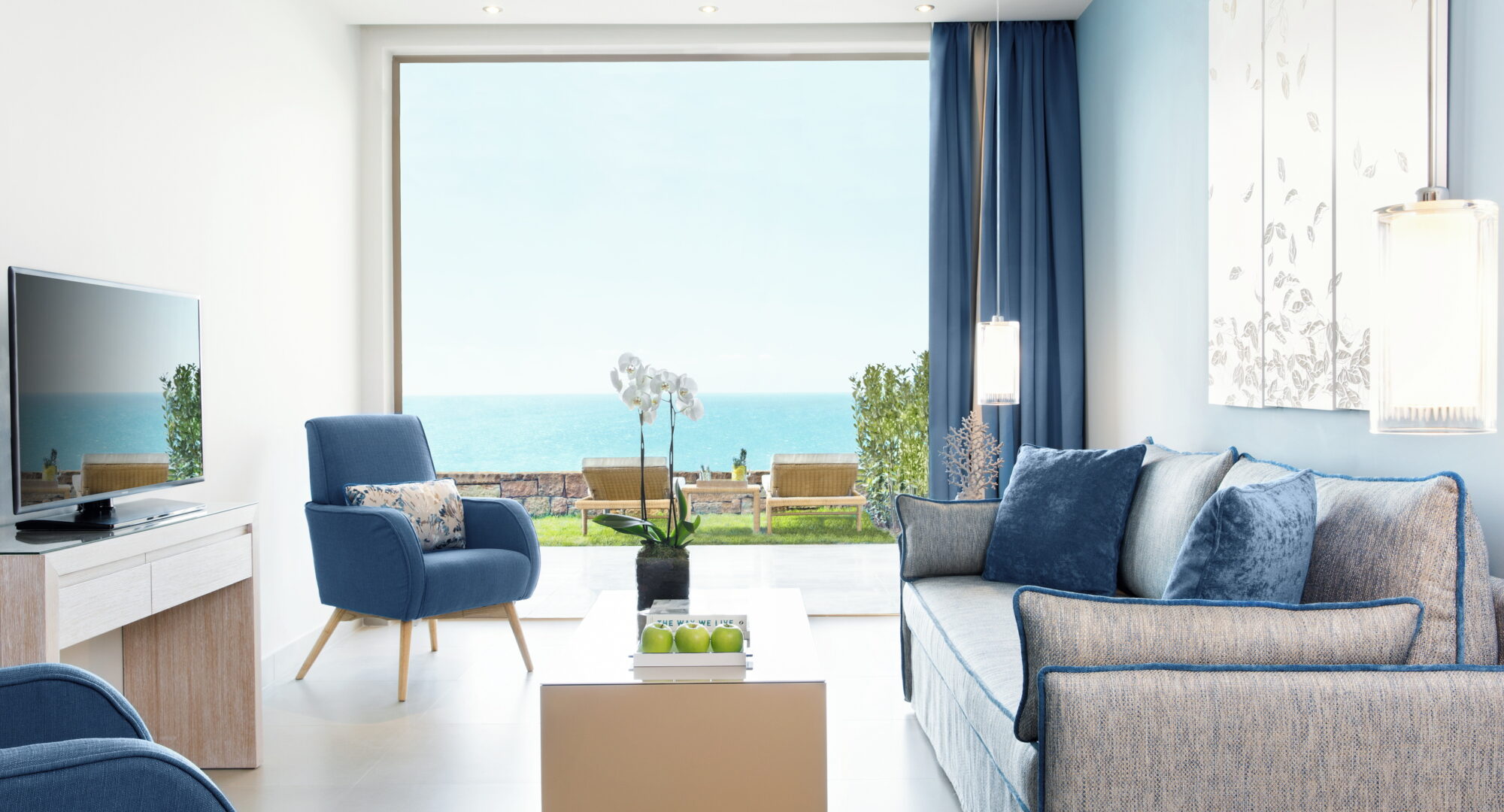 Ikos Oceania One Bedroom Family Suite lounge_2880x1919(1)
